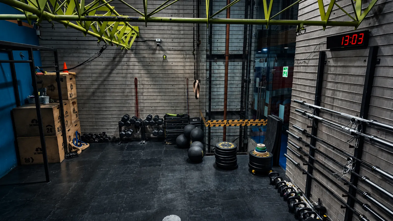 Área de funcional con material de entrenamiento